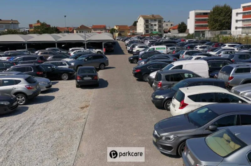 Parking Low Cost Porto foto 2