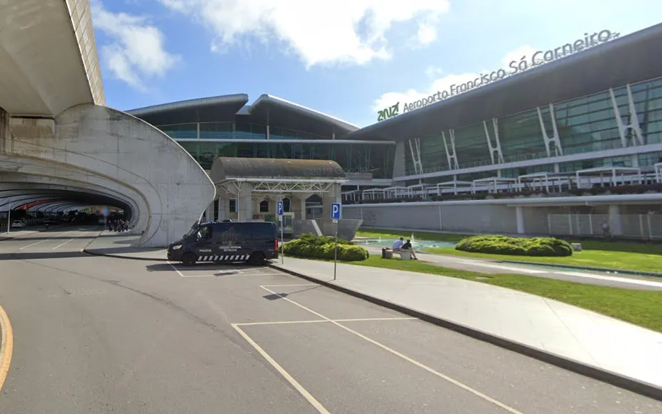 Direção para o Aeroporto de Porto